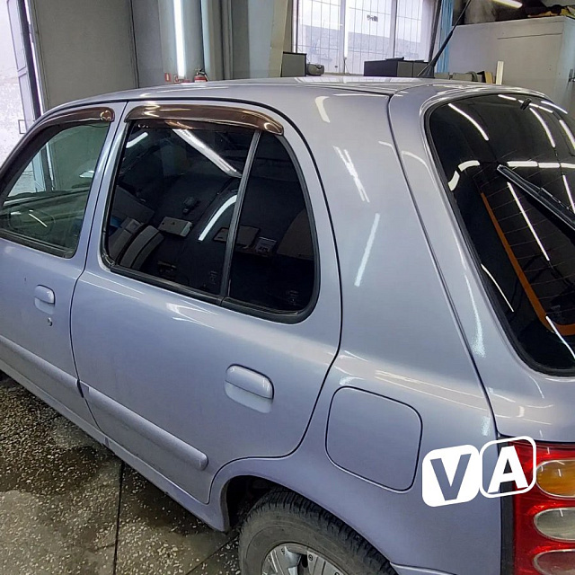 Nissan March